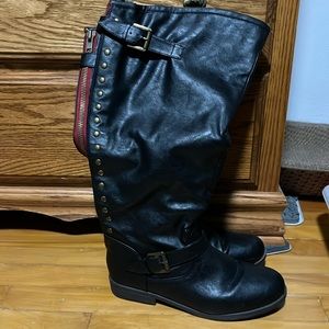 Black boots pirate like